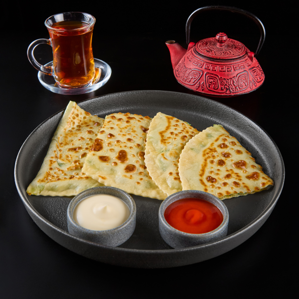 Кутабы с зеленым луком